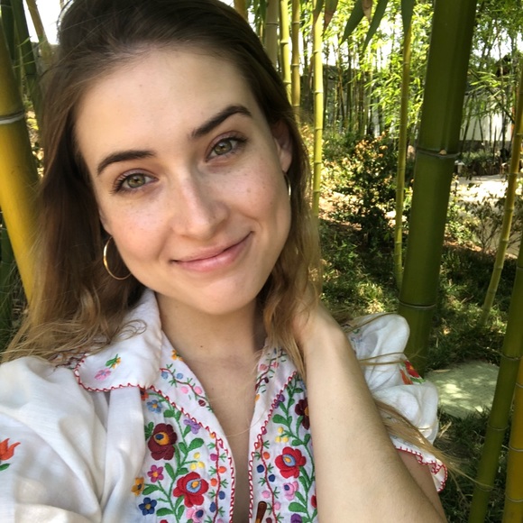 Meet your Posher, Allie - Picture 1 of 1